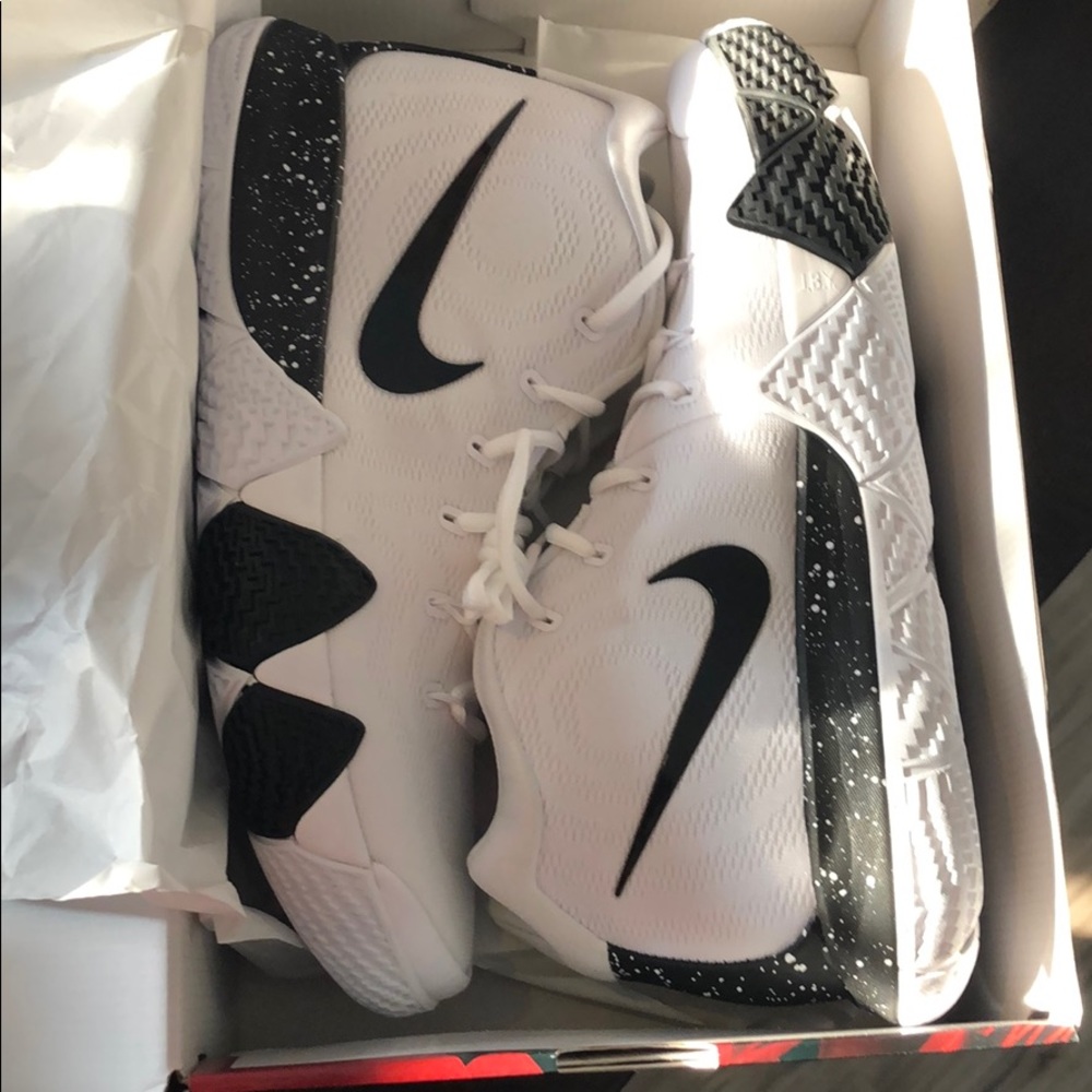 Size 12 Kyrie 4